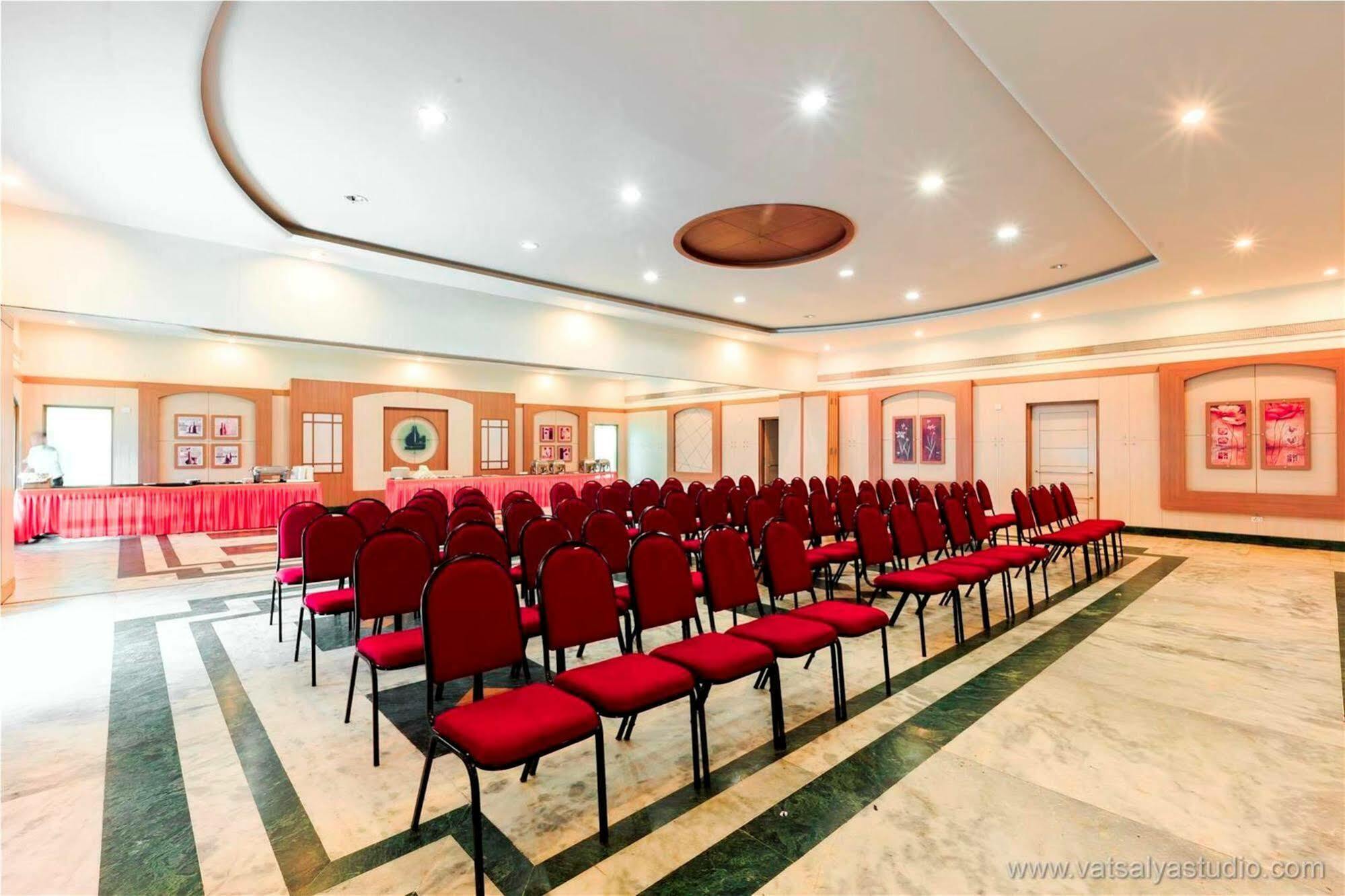 Vits Shalimar, Ankleshwar Hotel Bagian luar foto