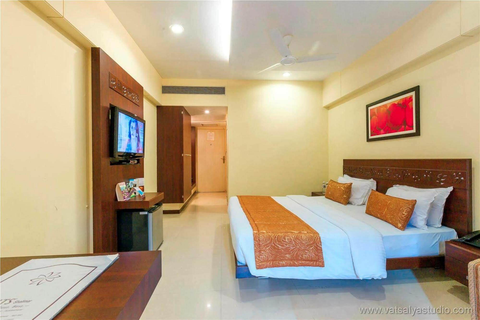Vits Shalimar, Ankleshwar Hotel Bagian luar foto