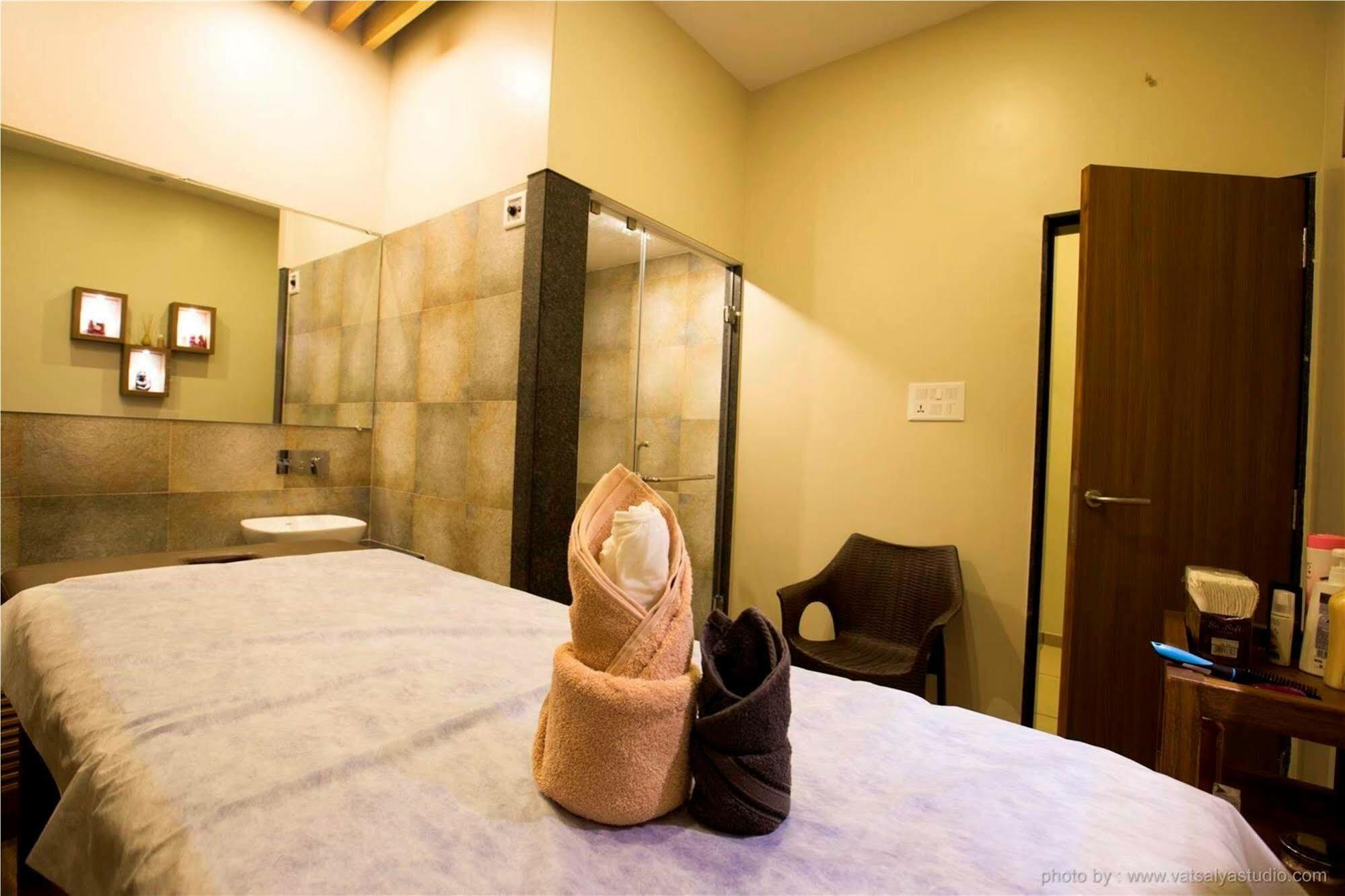 Vits Shalimar, Ankleshwar Hotel Bagian luar foto