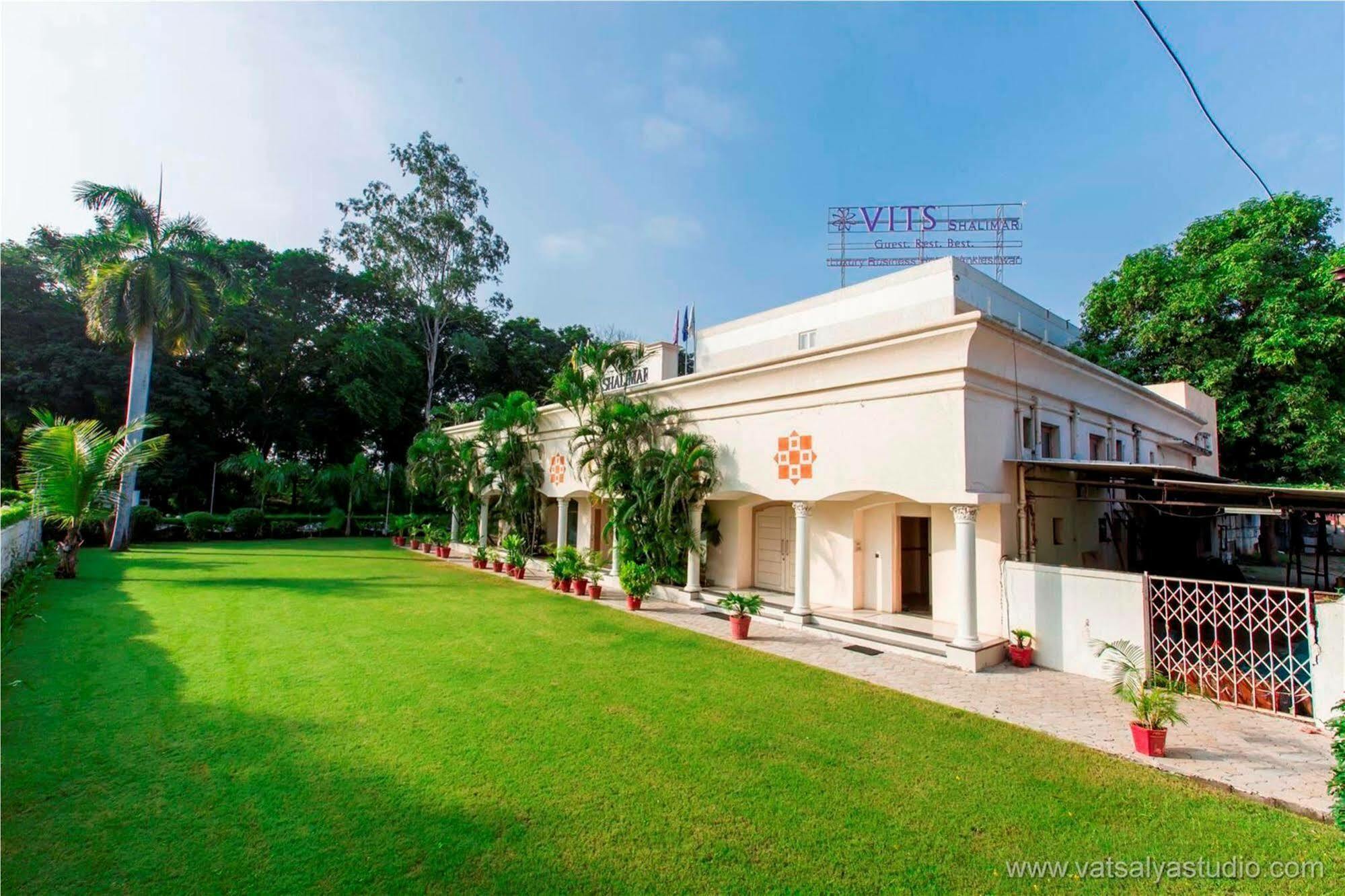 Vits Shalimar, Ankleshwar Hotel Bagian luar foto