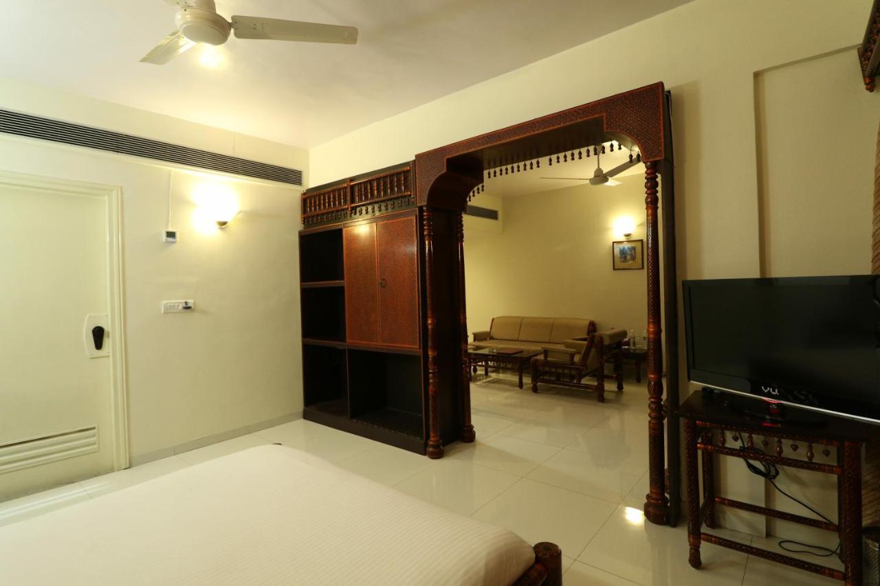Vits Shalimar, Ankleshwar Hotel Bagian luar foto